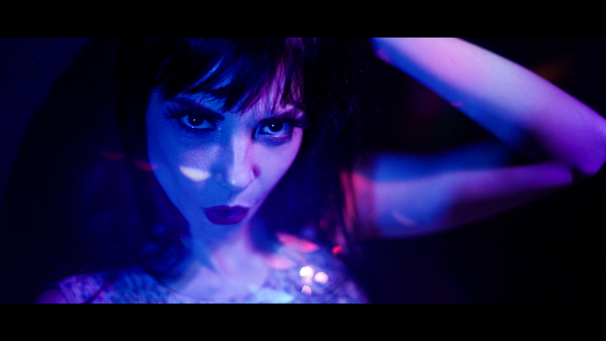 Load video: ELYOSE - Théogyne 2.0 (Music Video)